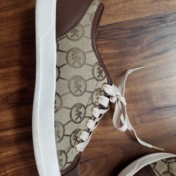 Michael Kors shoes - Picture 2 of 3